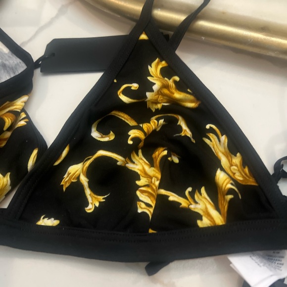 Brand new with tag Versace bra and underwear - Picture 3 of 10